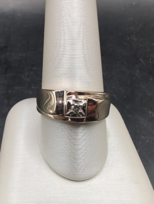 SZ 8.5 .04CTW 10KYG 5.86G RING