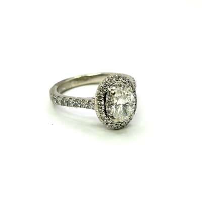 Vera Wang Diamond Ring 1.03ct Oval Centrepeice and 64 Small Natural Diamond