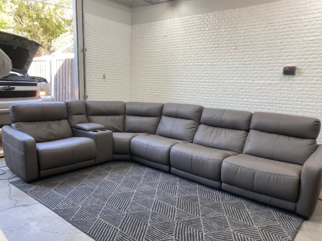 FREE DELIVERY - Large Sectional