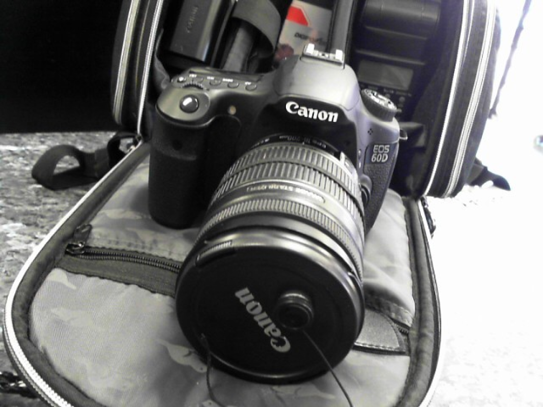 CANON EOS 60D EF-S 18-200