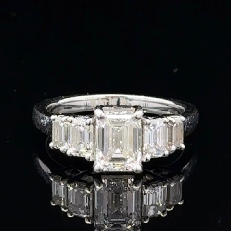 Lady's Diamond Engagement Ring 5 Diamonds 2.20 Carat T.W. 000 White Gold 6.1g