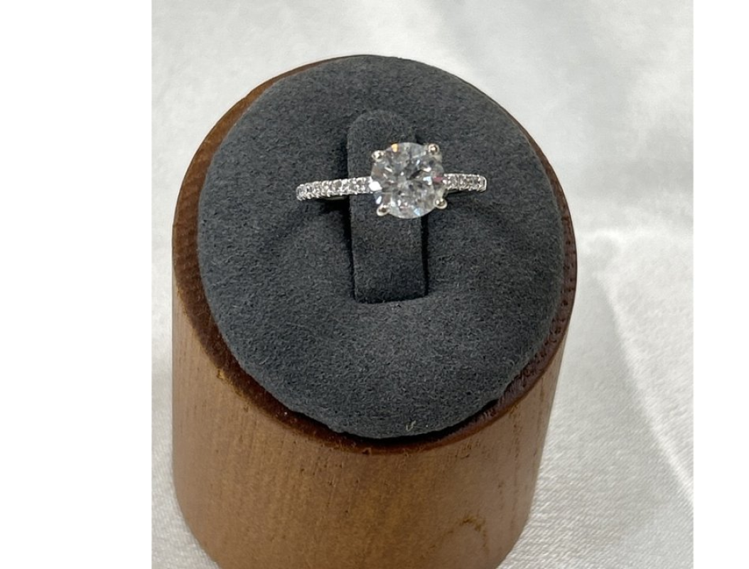 White Gold Female 14kt Engagement