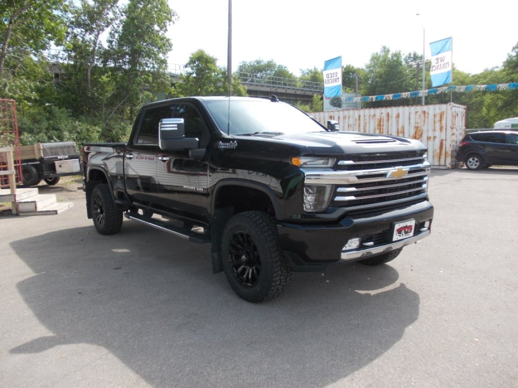 2021Chevrolet Silverado High Country Diesel 2500HD pickup