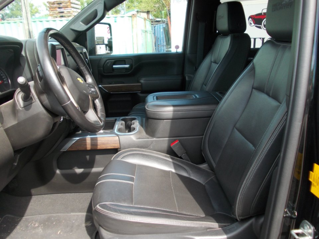 2021Chevrolet Silverado High Country Diesel 2500HD pickup