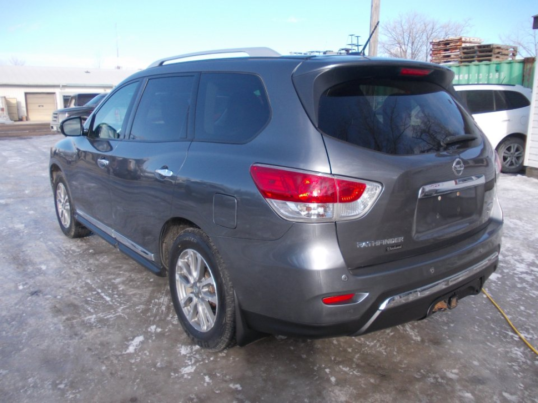 2015 Nissan Pathfinder SL