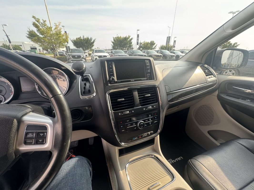 2017 Dodge Grand Caravan Crew Plus