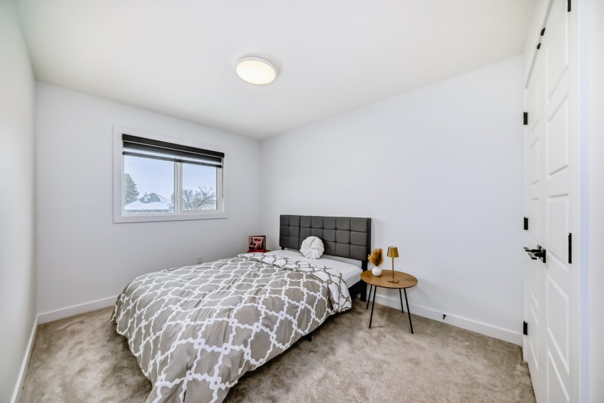 4 BEDROOMS AND 3.5 BATH HOUSE (FINISHED BASEMENT) FOR SALE IN LEDUC AB
