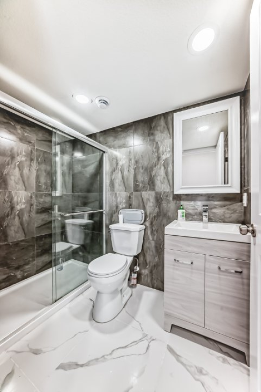 4 BEDROOMS AND 3.5 BATH HOUSE (FINISHED BASEMENT) FOR SALE IN LEDUC AB