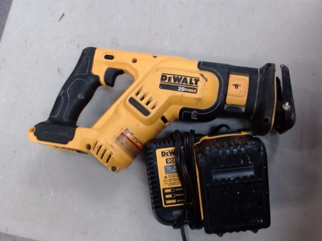 DEWALT RECIP SAW, 4AH BATTERY/CHARGER