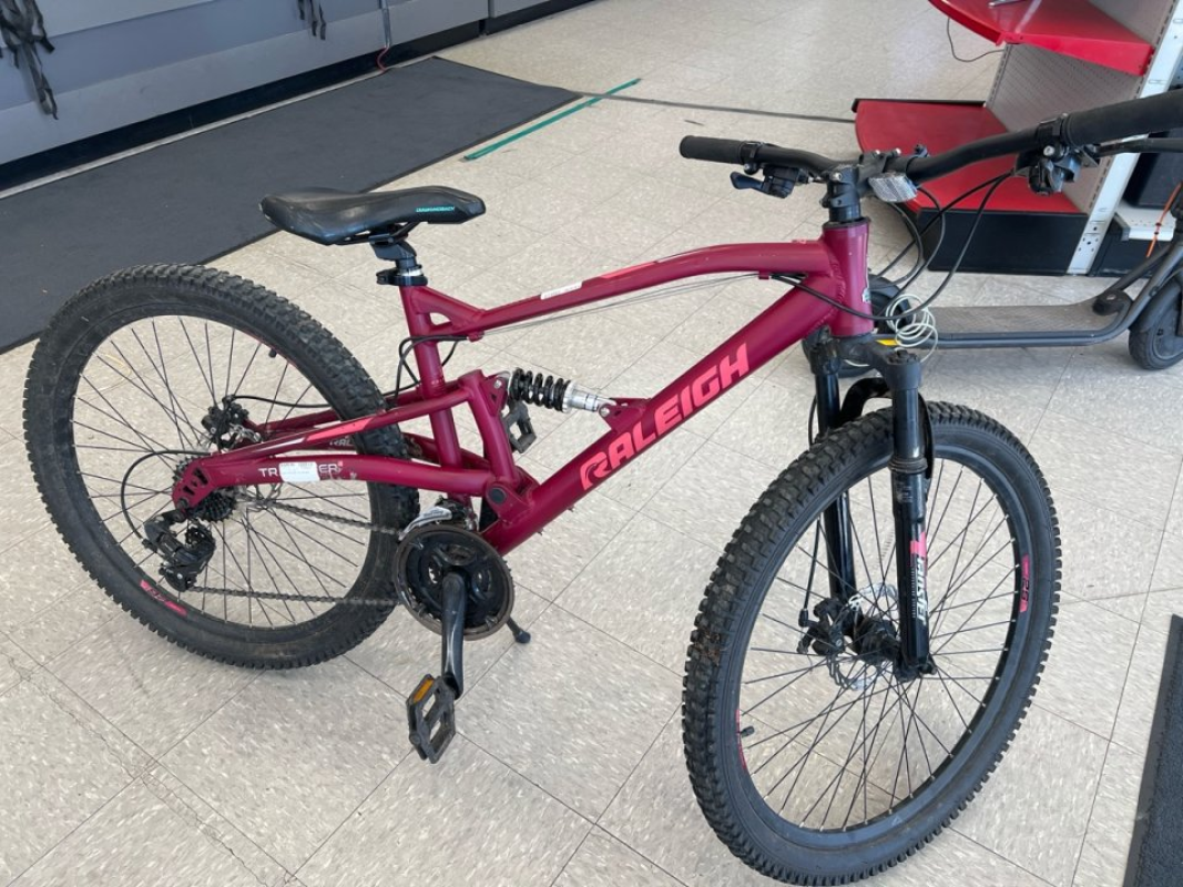 PURPLE RALEIGH TRACKER BIKE