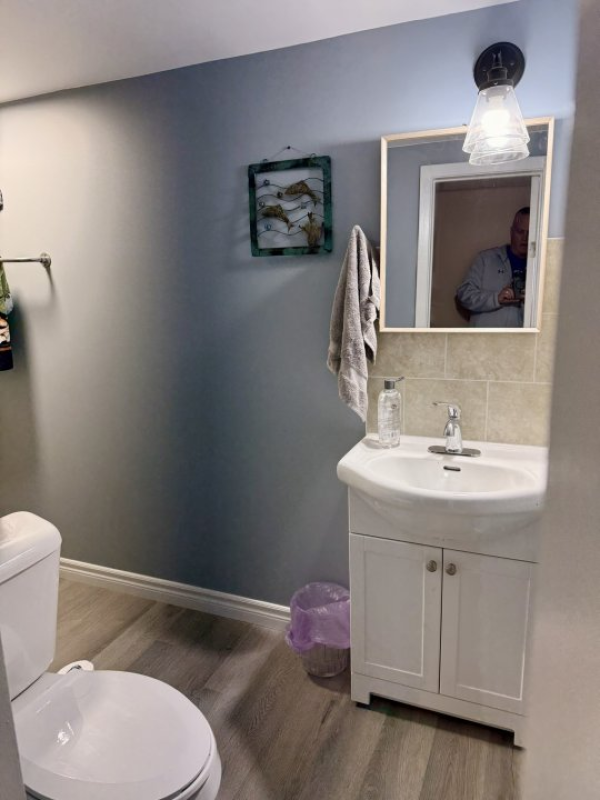 For Sale Home 6-Bed, 3- Four Piece Baths, 2 Kitchens, 2 Laundry - 1422 Elsmere Ave, Windsor, ON