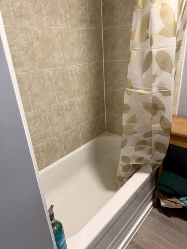For Sale Home 6-Bed, 3- Four Piece Baths, 2 Kitchens, 2 Laundry - 1422 Elsmere Ave, Windsor, ON