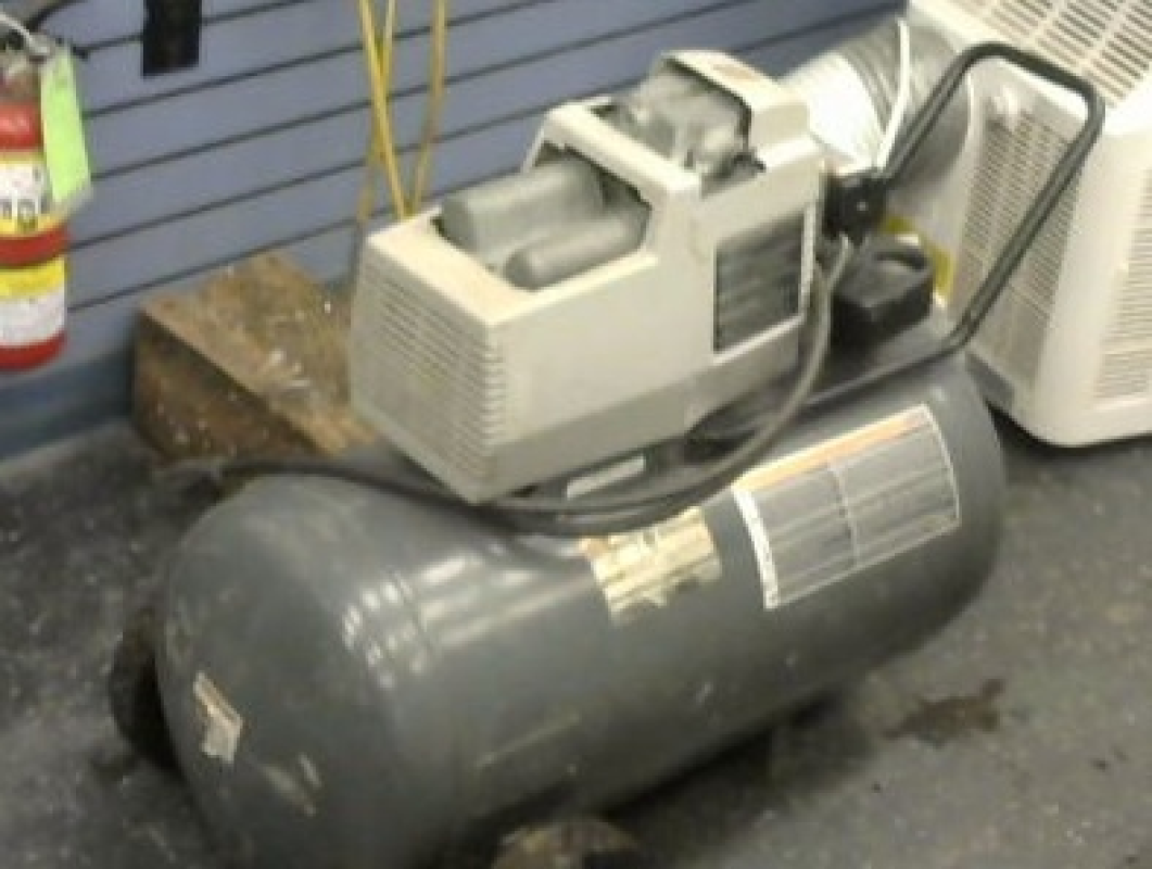 MASTERFORCE 20 GALLON COMPRESSOR