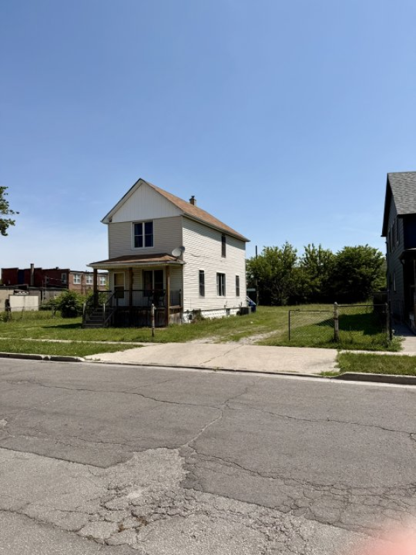 3 Beds 1 Bath House