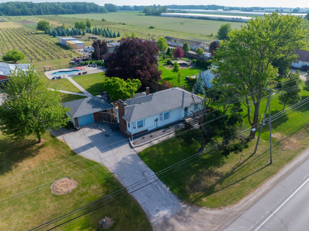 13.3 ACRE FARM FOR SALE 710 Seacliff Drive, Kingsville, Ontario