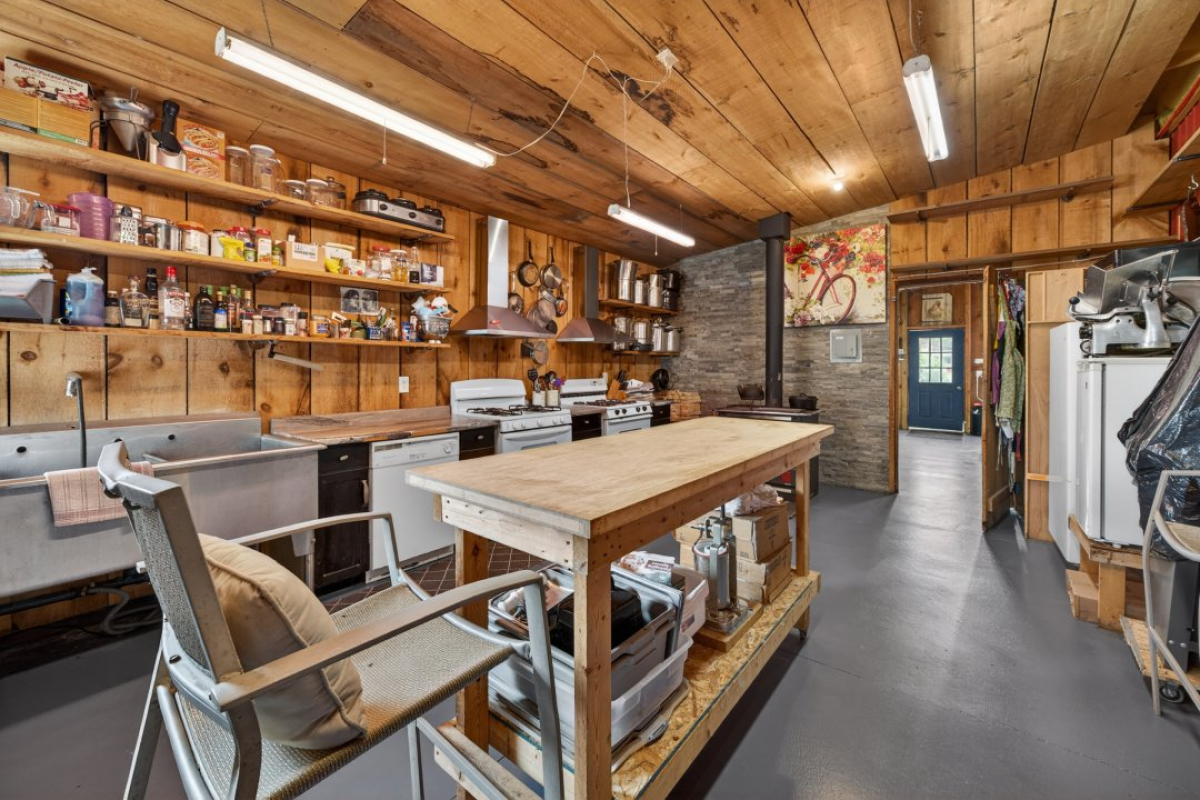 13.3 ACRE FARM FOR SALE 710 Seacliff Drive, Kingsville, Ontario