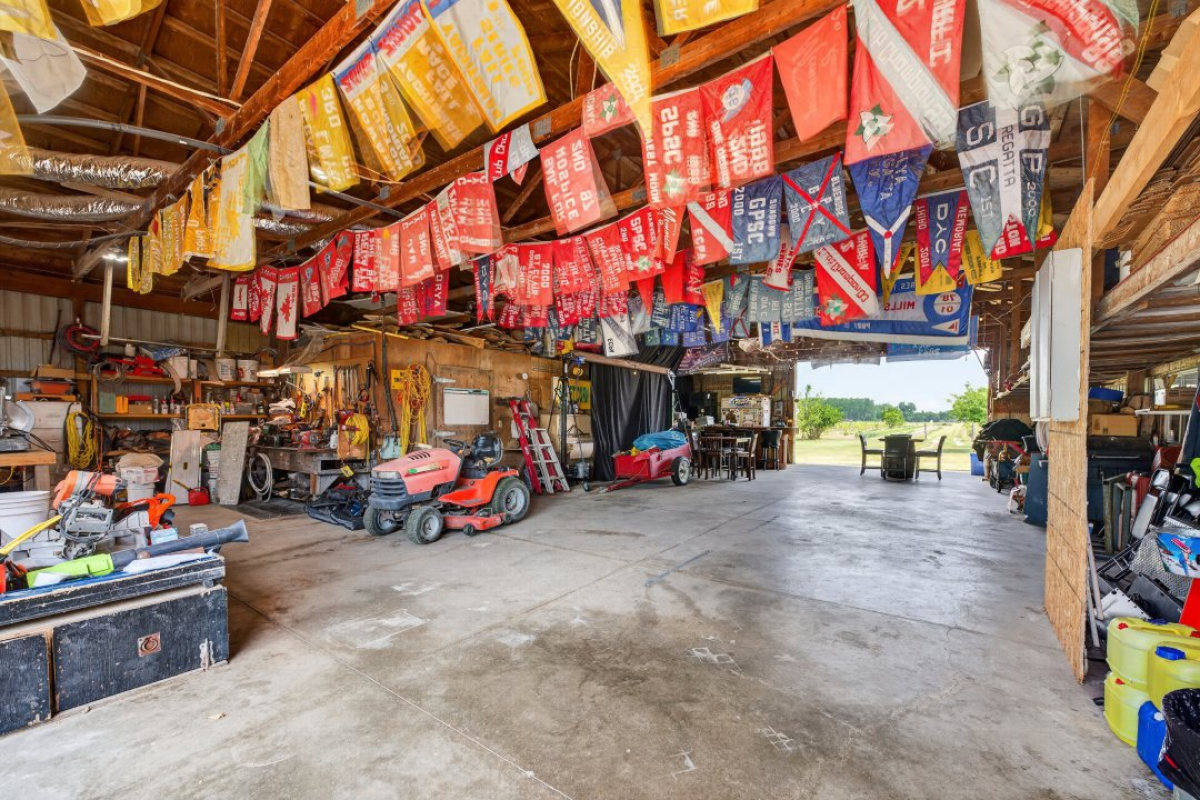 13.3 ACRE FARM FOR SALE 710 Seacliff Drive, Kingsville, Ontario