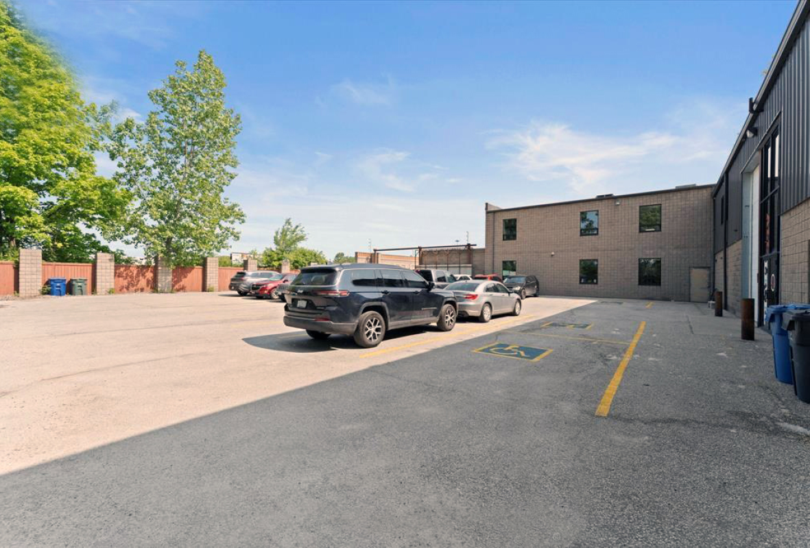 Commercial Warehouse For Lease - 1821 Provincial Rd (Rear) Windsor, ON