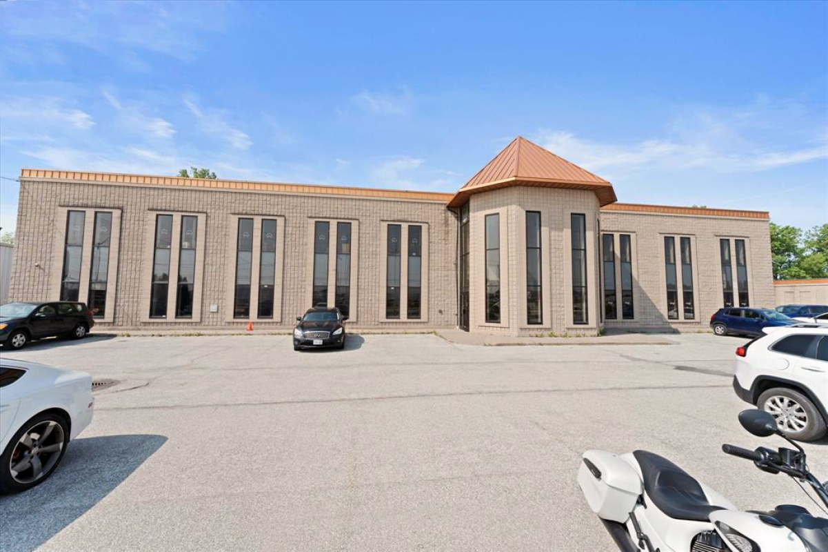 Commercial Office Space For Lease 3000sq ft Windsor ON