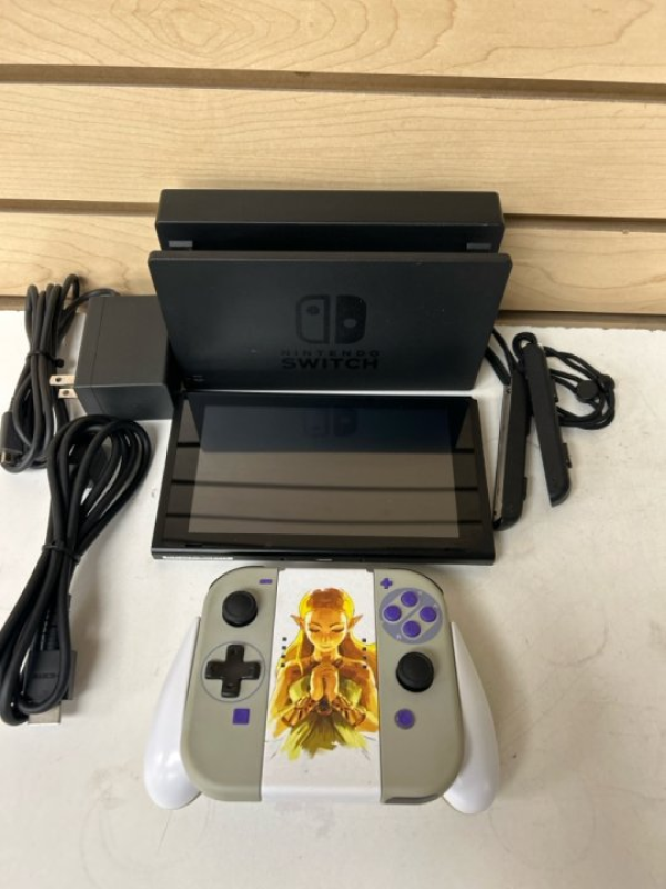 NINTENDO SWITCH HANDHELD - HAC-001