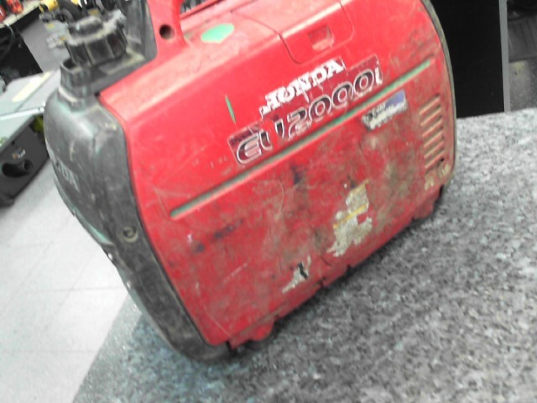 HONDA EU2000I - INVERTER GENERATOR