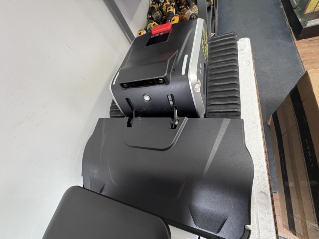 Lawn & Garden Lawn Mower Lymow One Robotic Lawn Mower SN:LJ001A11A13A3781