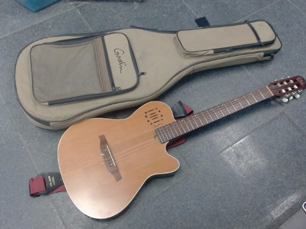GODIN MULTIAC NYLON ENCORE SG GUITAR W/SOFT CASE