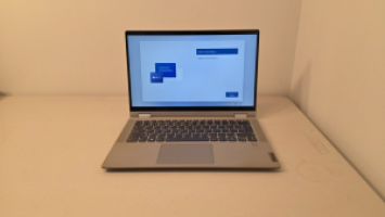 13" Lenovo Laptop - Very good condition - Barely used