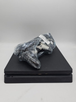 SONY PLAYSTATION 4 W/CONTROLLER