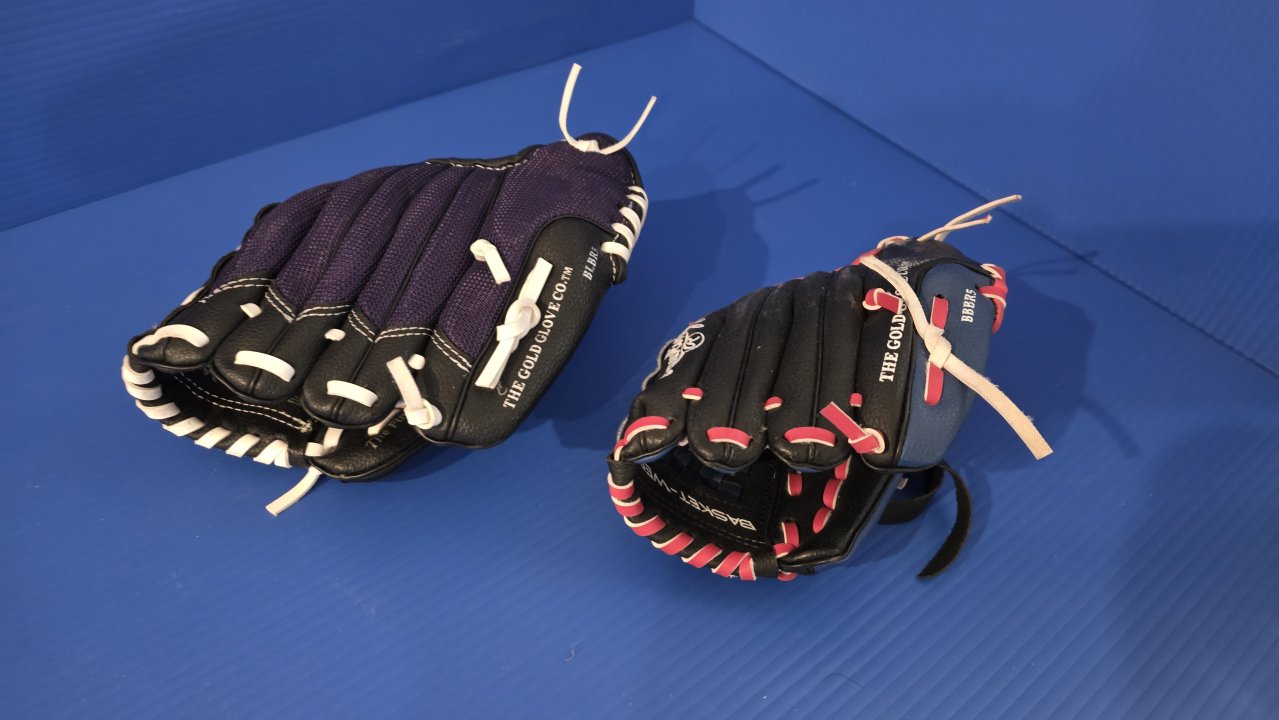 Spalding Gloves for 7 year & 12 year olds in Sherwood Park, AB