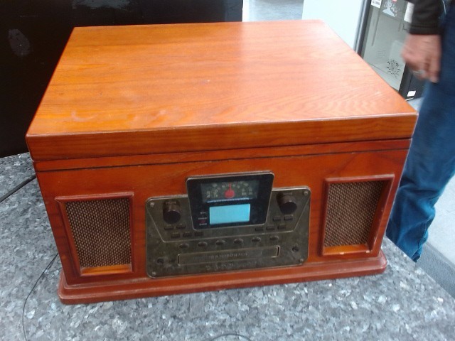 CROSLEY RECORD PLAYER COMBO in Medicine Hat, AB