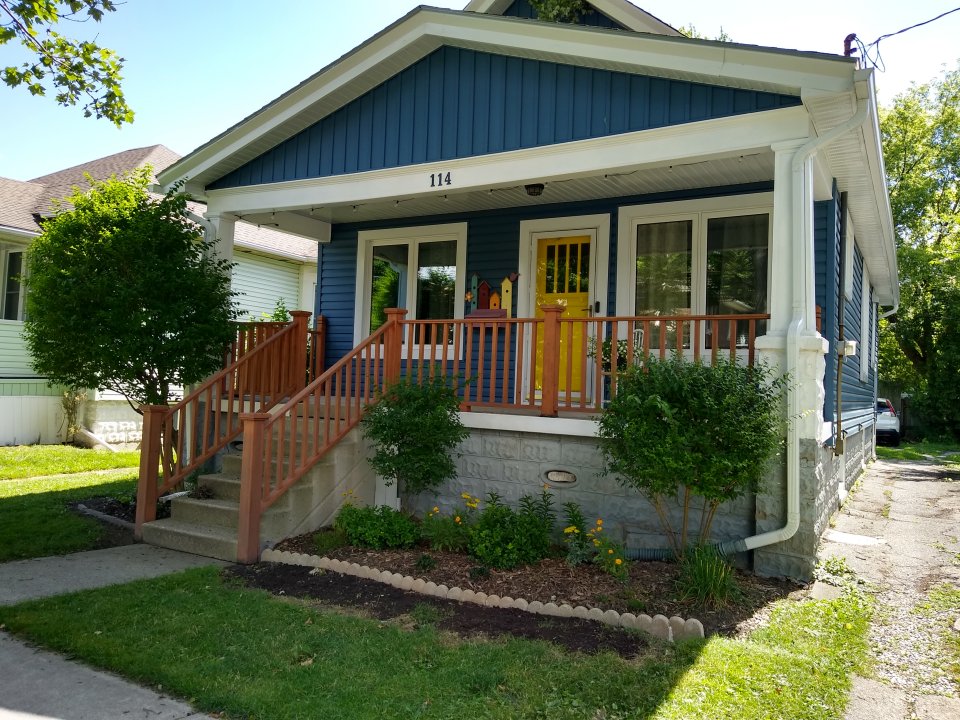 Must see Craftsman Home For Sale in Sarnia, Ontario - 2 bed, 1 bath (N7T 6A9) in Sarnia, ON