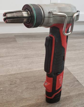Milwaukee 2432-20 M12 Cordless ProPEX Expansion Tool in Surrey, BC